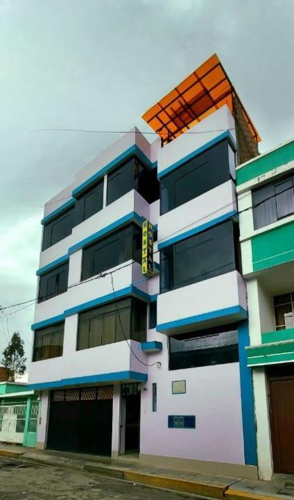 Hostal Los Pinos Huancayo Esterno foto